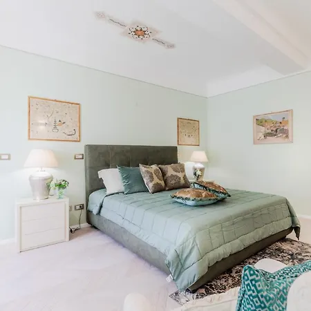 The Duchess Chambers, The Luxury Grand 3 Bedrooms Apartment Lucca